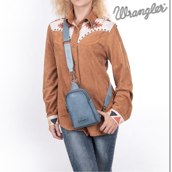 Wrangler sling bag - Picture 2 of 6